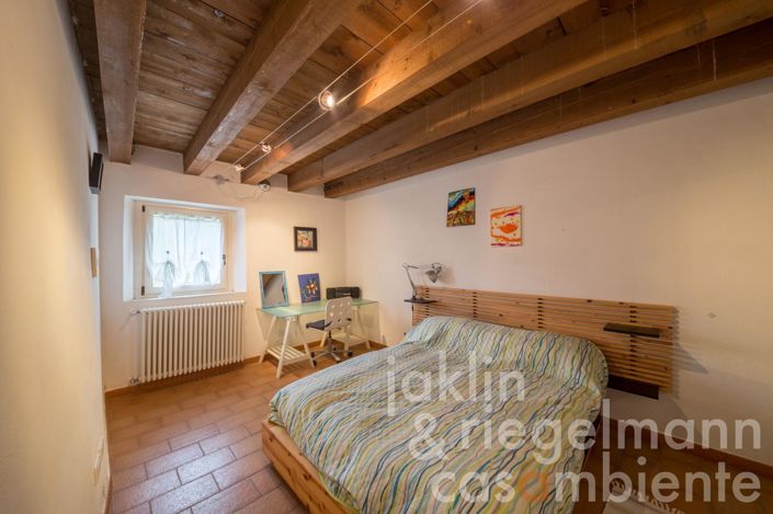 Image No.37-8 Bed House for sale