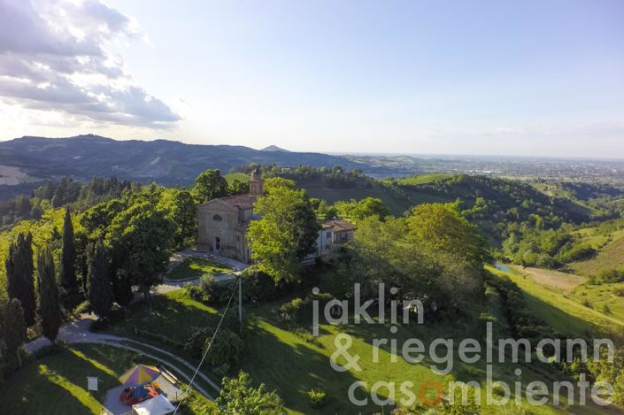 Image No.5-8 Bed House for sale