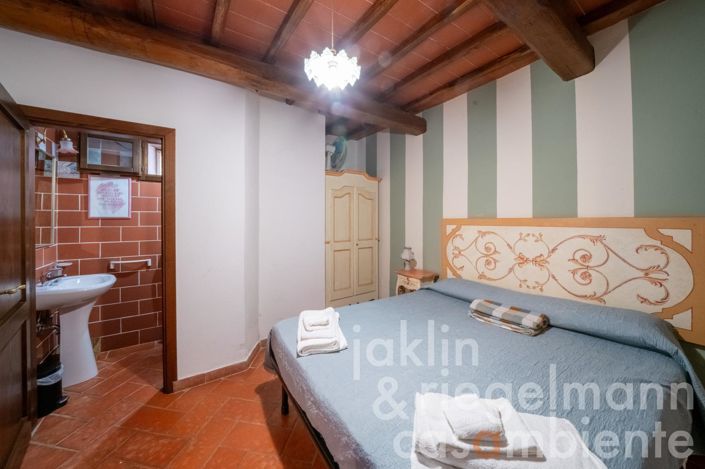 Image No.30-5 Bed Country House for sale