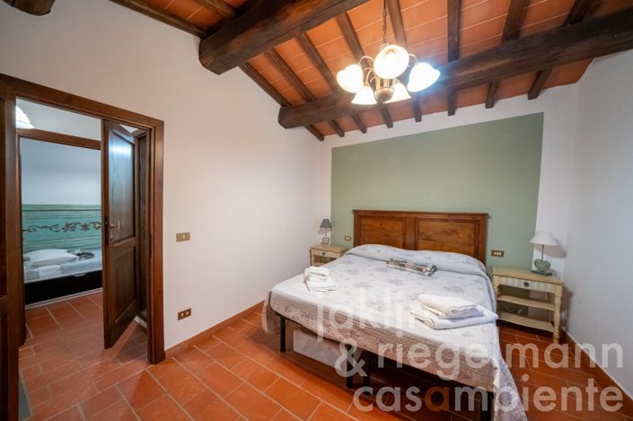 Image No.33-5 Bed Country House for sale