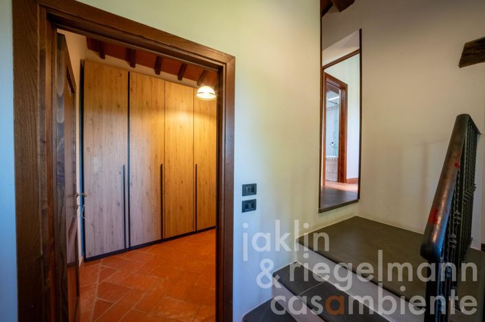 Image No.44-5 Bed Country House for sale