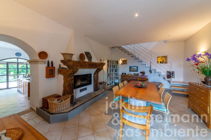 Image No.32-3 Bed Country House for sale