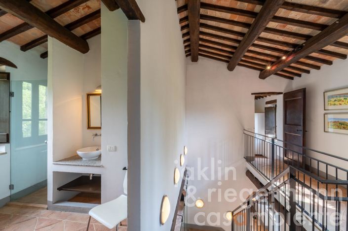 Image No.83-7 Bed Country House for sale