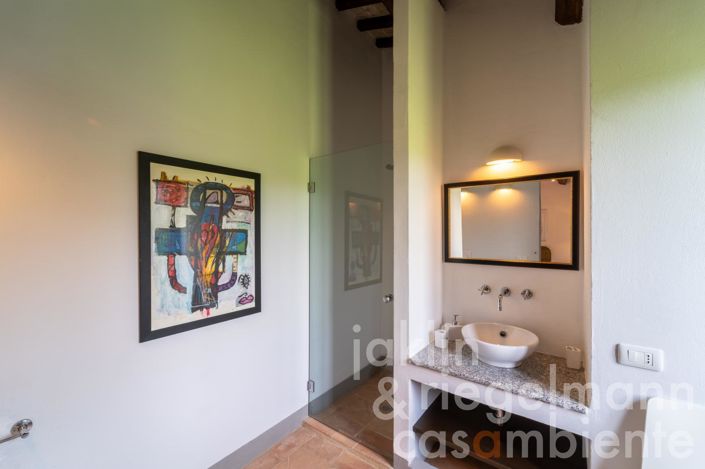 Image No.86-7 Bed Country House for sale