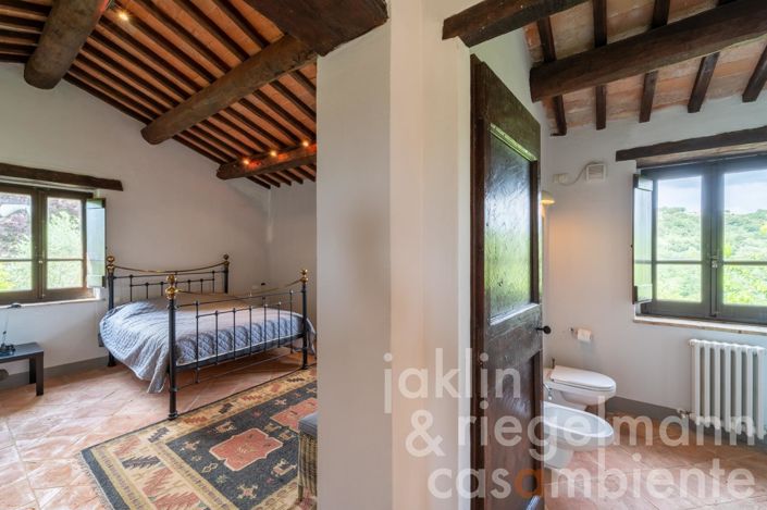 Image No.87-7 Bed Country House for sale