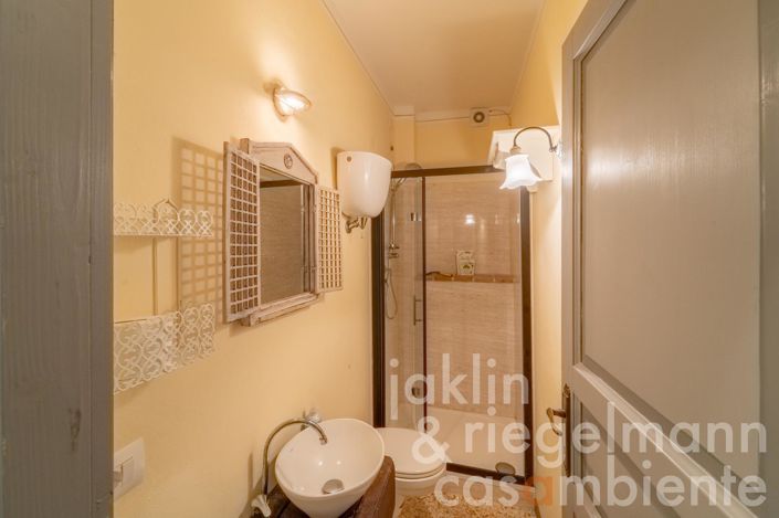 Image No.12-3 Bed Townhouse for sale