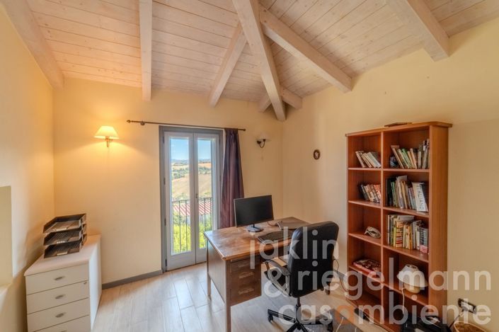 Image No.14-3 Bed Townhouse for sale