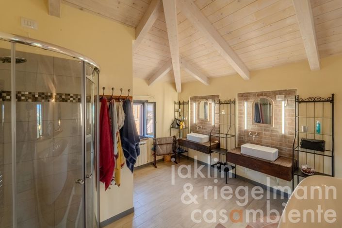 Image No.18-3 Bed Townhouse for sale