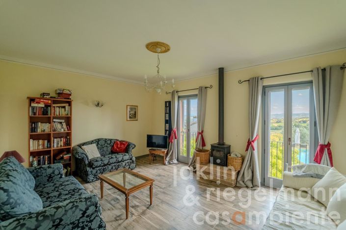 Image No.6-3 Bed Townhouse for sale