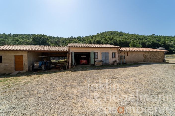 Image No.32-Ferme de 11 chambres à vendre à Arezzo
