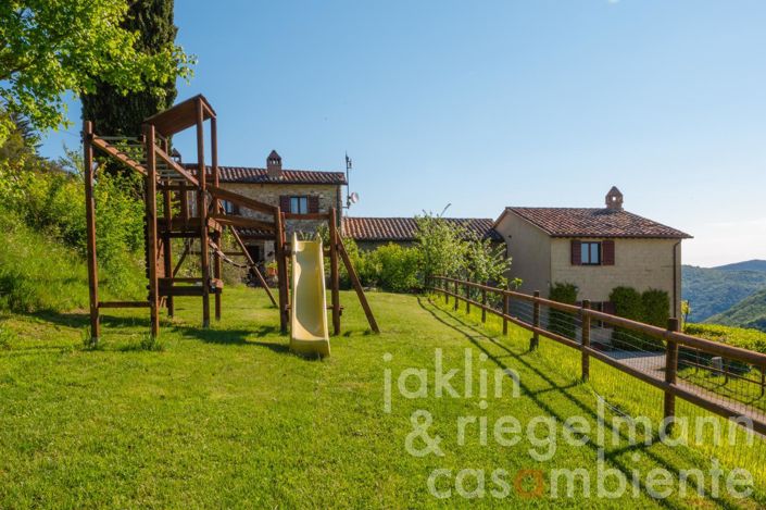 Image No.15-Maison de campagne de 8 chambres à vendre à Perugia