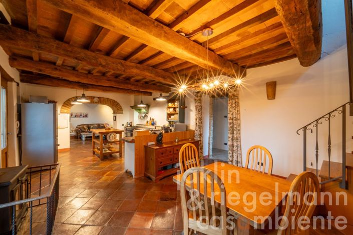 Image No.30-Maison de campagne de 8 chambres à vendre à Perugia