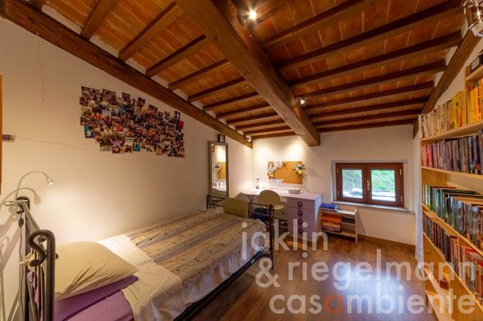 Image No.39-Maison de campagne de 8 chambres à vendre à Perugia