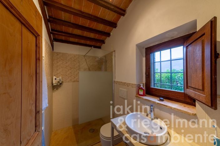 Image No.40-8 Bed Country House for sale