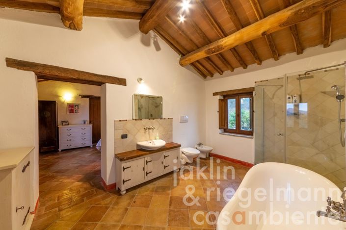 Image No.44-8 Bed Country House for sale