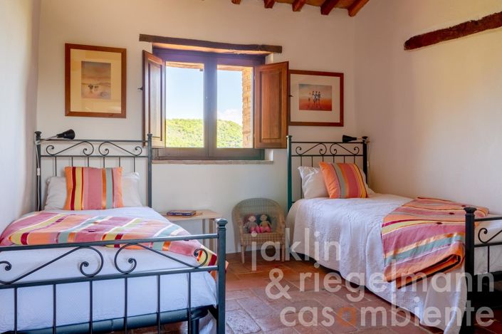 Image No.57-8 Bed Country House for sale