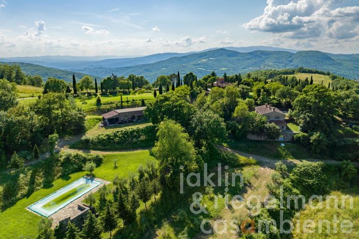 Image No.16-Maison de campagne de 9 chambres à vendre à Anghiari