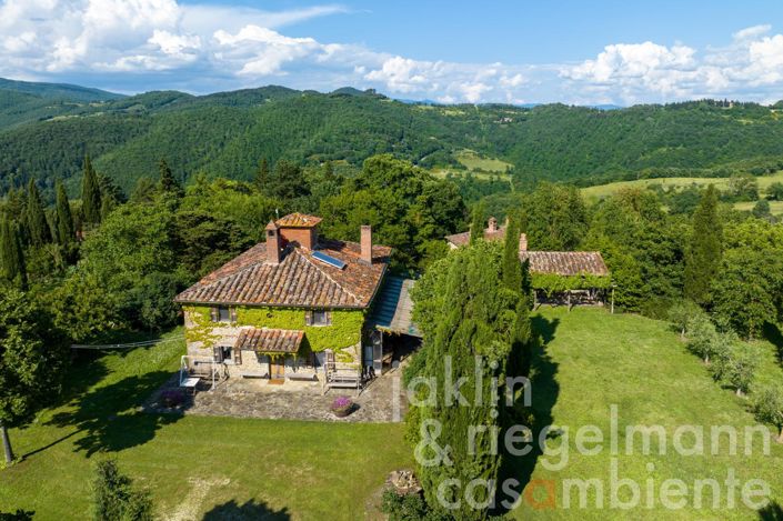 Image No.2-Maison de campagne de 9 chambres à vendre à Anghiari