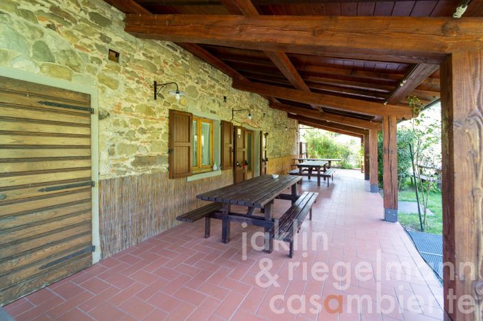 Image No.22-10 Bed Farmhouse for sale