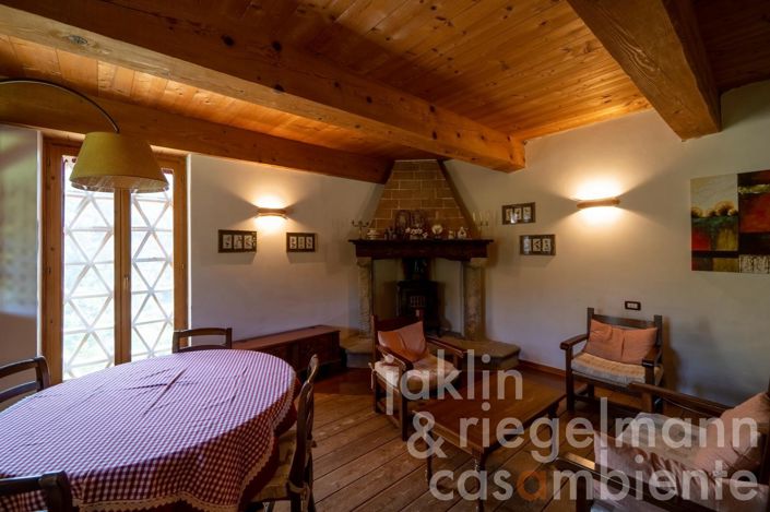 Image No.29-10 Bed Farmhouse for sale