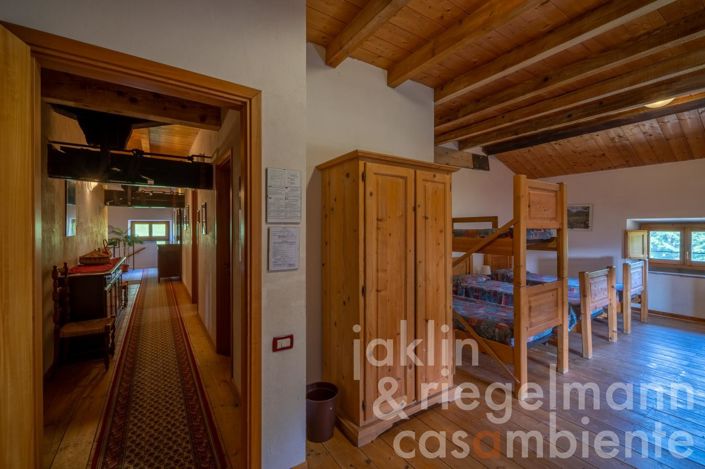 Image No.38-10 Bed Farmhouse for sale