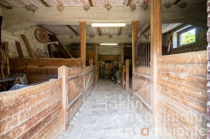 Image No.41-10 Bed Farmhouse for sale