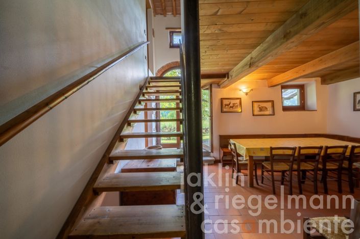 Image No.51-10 Bed Farmhouse for sale