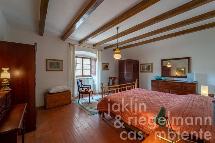Image No.23-5 Bed Country House for sale