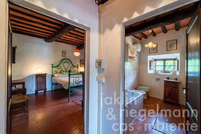 Image No.25-5 Bed Country House for sale