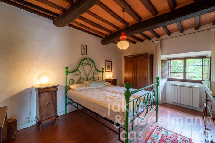 Image No.26-5 Bed Country House for sale