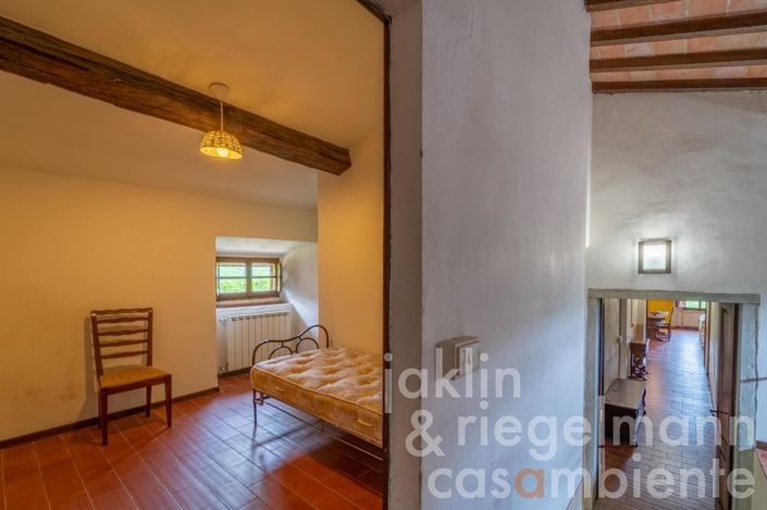 Image No.33-5 Bed Country House for sale