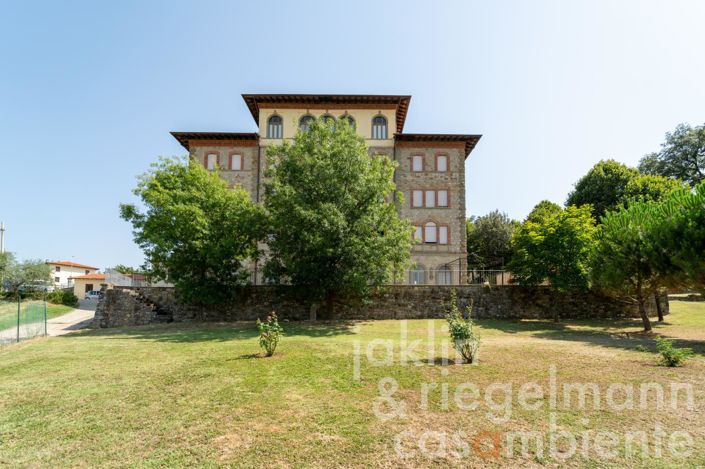 Image No.3-Maison de 35 chambres à vendre à Castèl San Niccolò