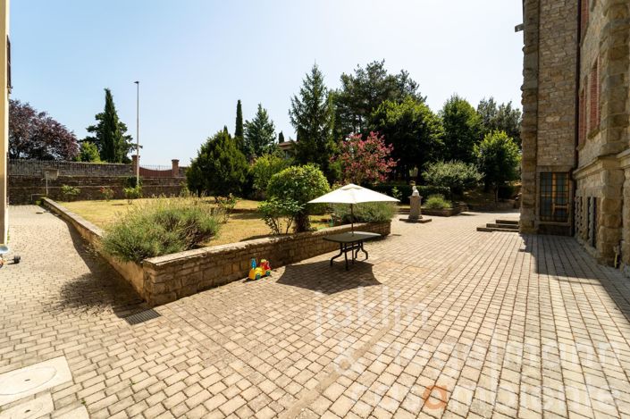 Image No.24-Maison de 35 chambres à vendre à Castèl San Niccolò