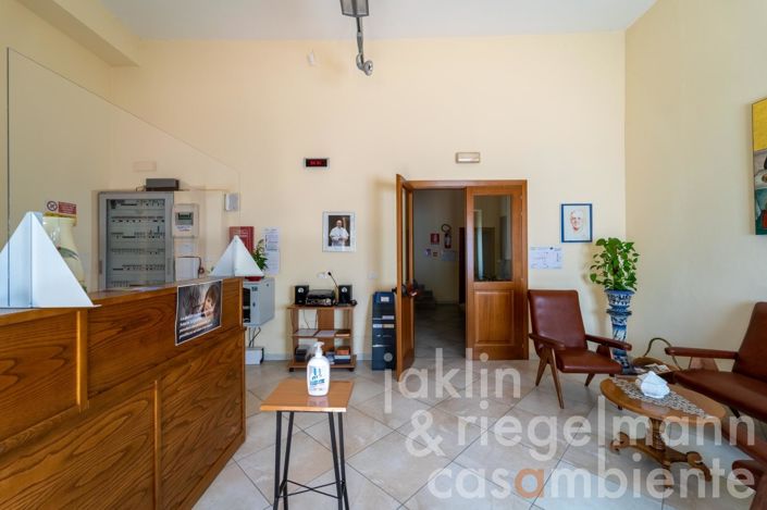 Image No.52-Maison de 35 chambres à vendre à Castèl San Niccolò