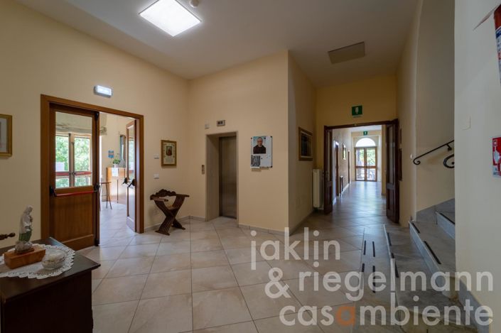 Image No.53-Maison de 35 chambres à vendre à Castèl San Niccolò