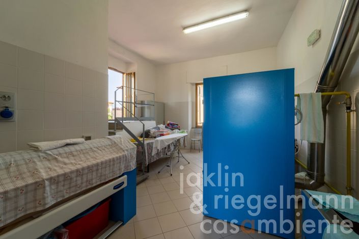 Image No.64-Maison de 35 chambres à vendre à Castèl San Niccolò