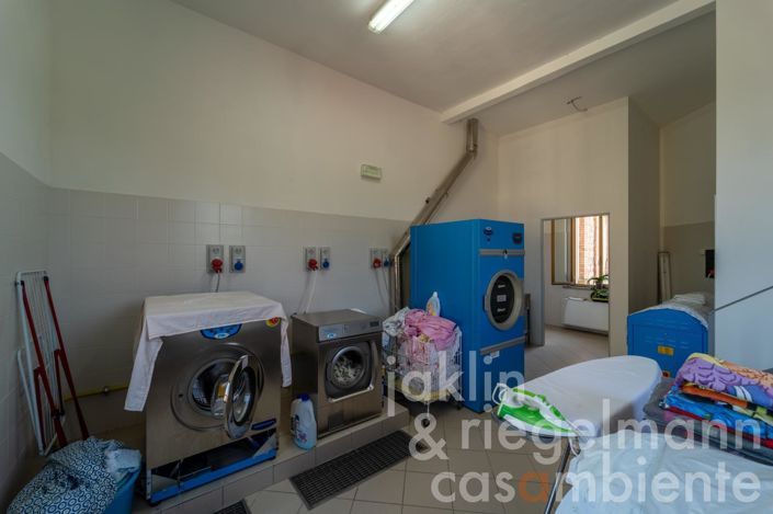 Image No.65-Maison de 35 chambres à vendre à Castèl San Niccolò