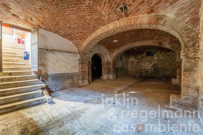 Image No.16-Villa de 27 chambres à vendre à Arezzo