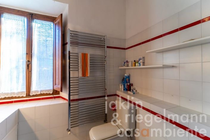 Image No.28-4 Bed Country House for sale