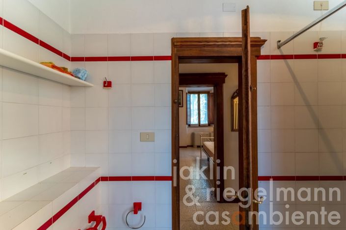 Image No.29-4 Bed Country House for sale