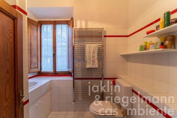 Image No.32-4 Bed Country House for sale