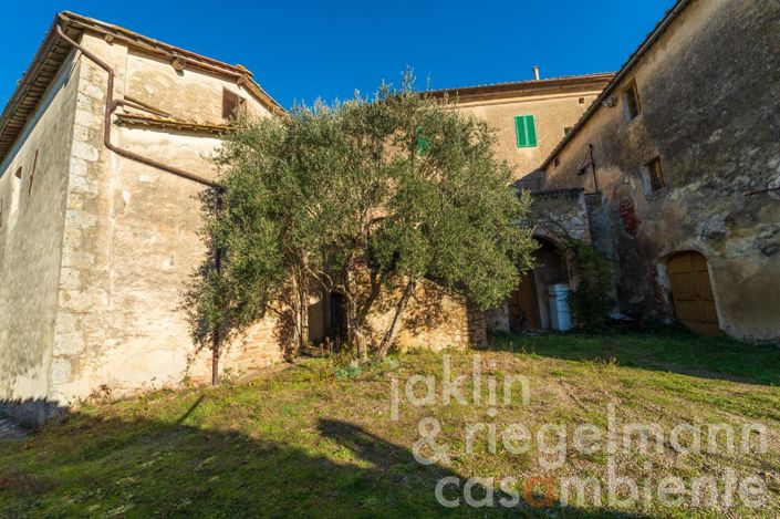 Image No.15-12 Bed Farmhouse for sale