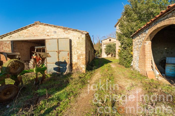 Image No.19-12 Bed Farmhouse for sale