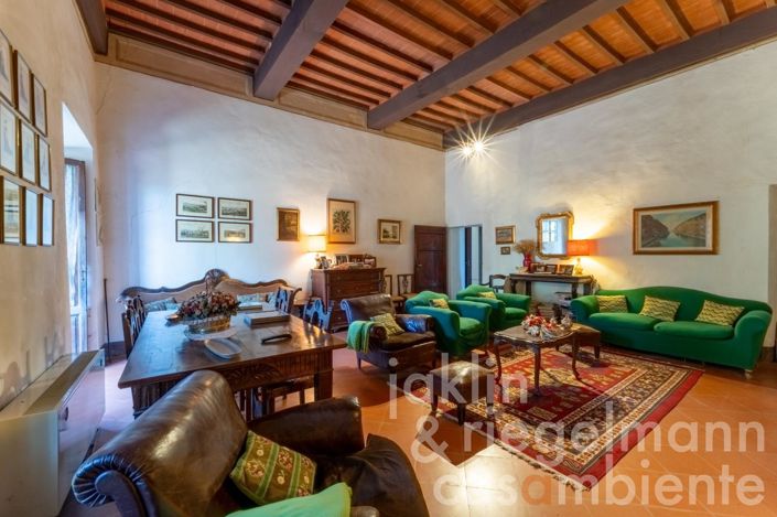 Image No.33-12 Bed Farmhouse for sale