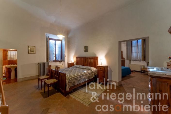 Image No.36-12 Bed Farmhouse for sale