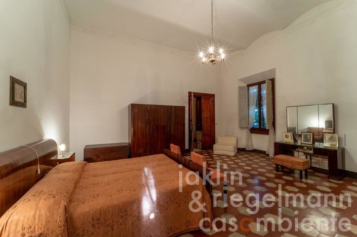 Image No.41-12 Bed Farmhouse for sale