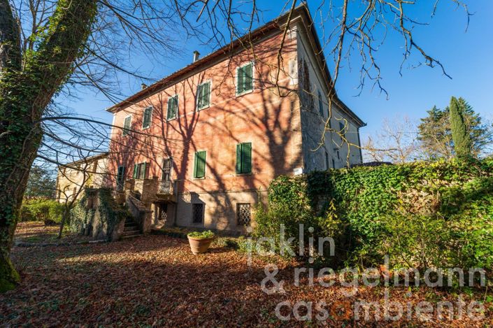 Image No.5-12 Bed Farmhouse for sale