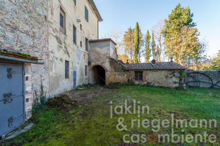 Image No.9-12 Bed Farmhouse for sale