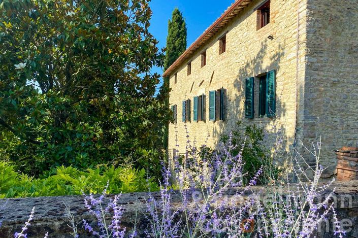 Image No.3-Maison de campagne de 9 chambres à vendre à Perugia