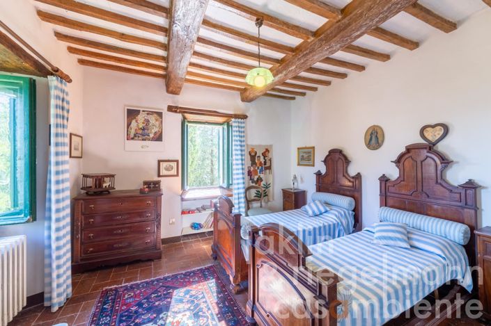 Image No.28-Maison de campagne de 9 chambres à vendre à Perugia